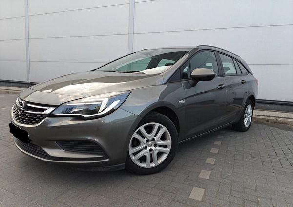 Opel Astra cena 32900 przebieg: 205400, rok produkcji 2017 z Kraków małe 704